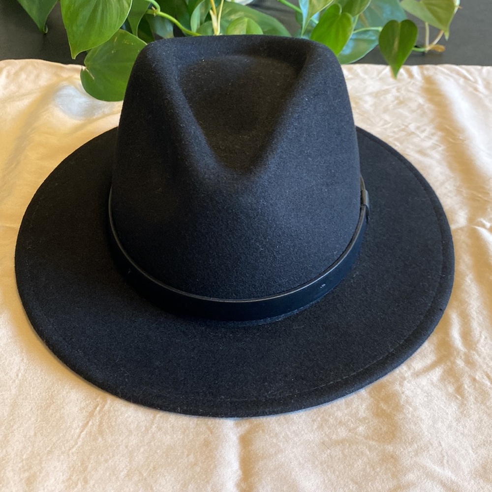 Brixton women’s black hat. - Picture 2 of 3